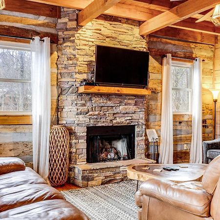 Spacious Gatlinburg Cabin With Hot Tub And Game Room! Esterno foto