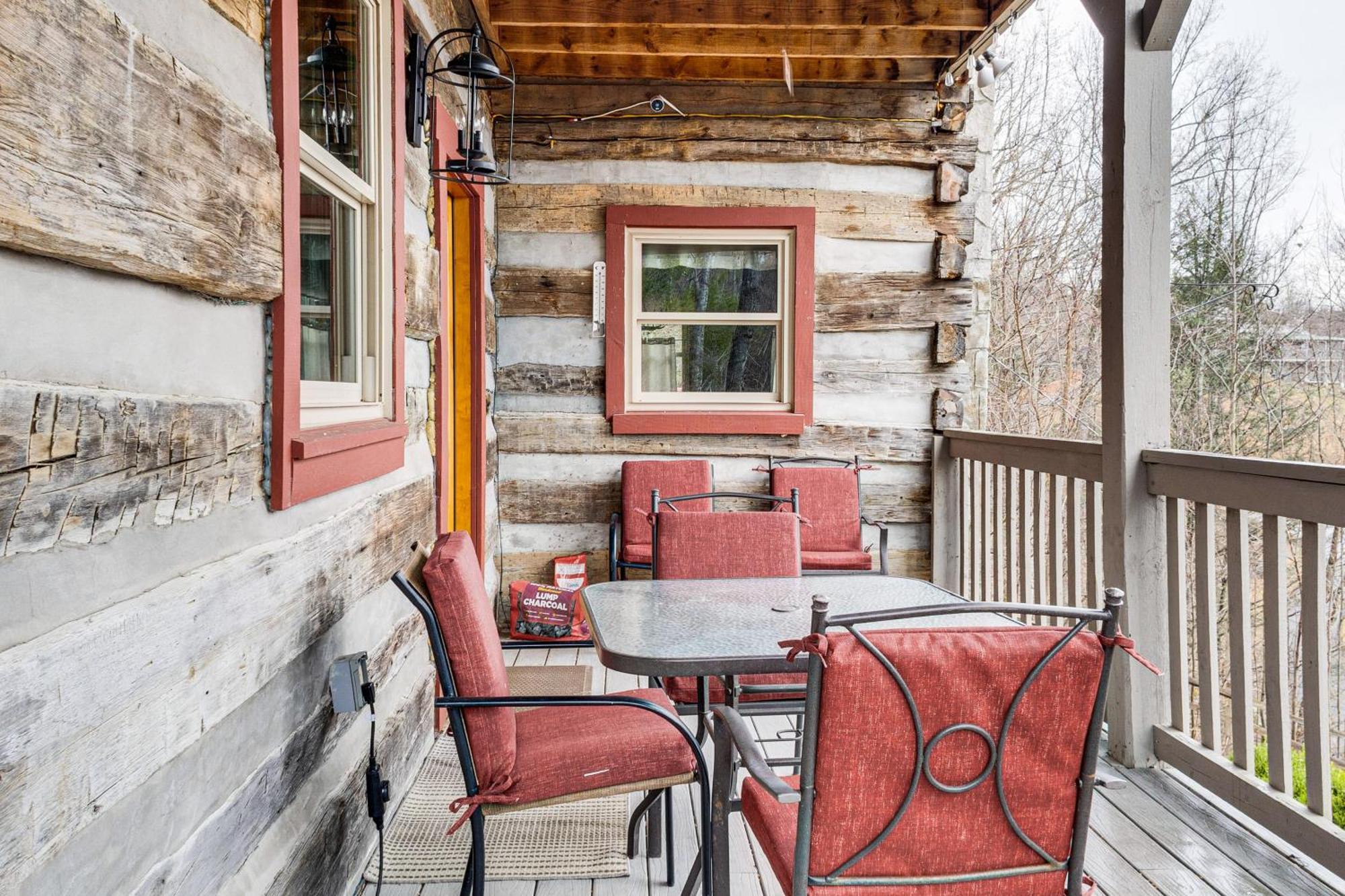 Spacious Gatlinburg Cabin With Hot Tub And Game Room! Esterno foto