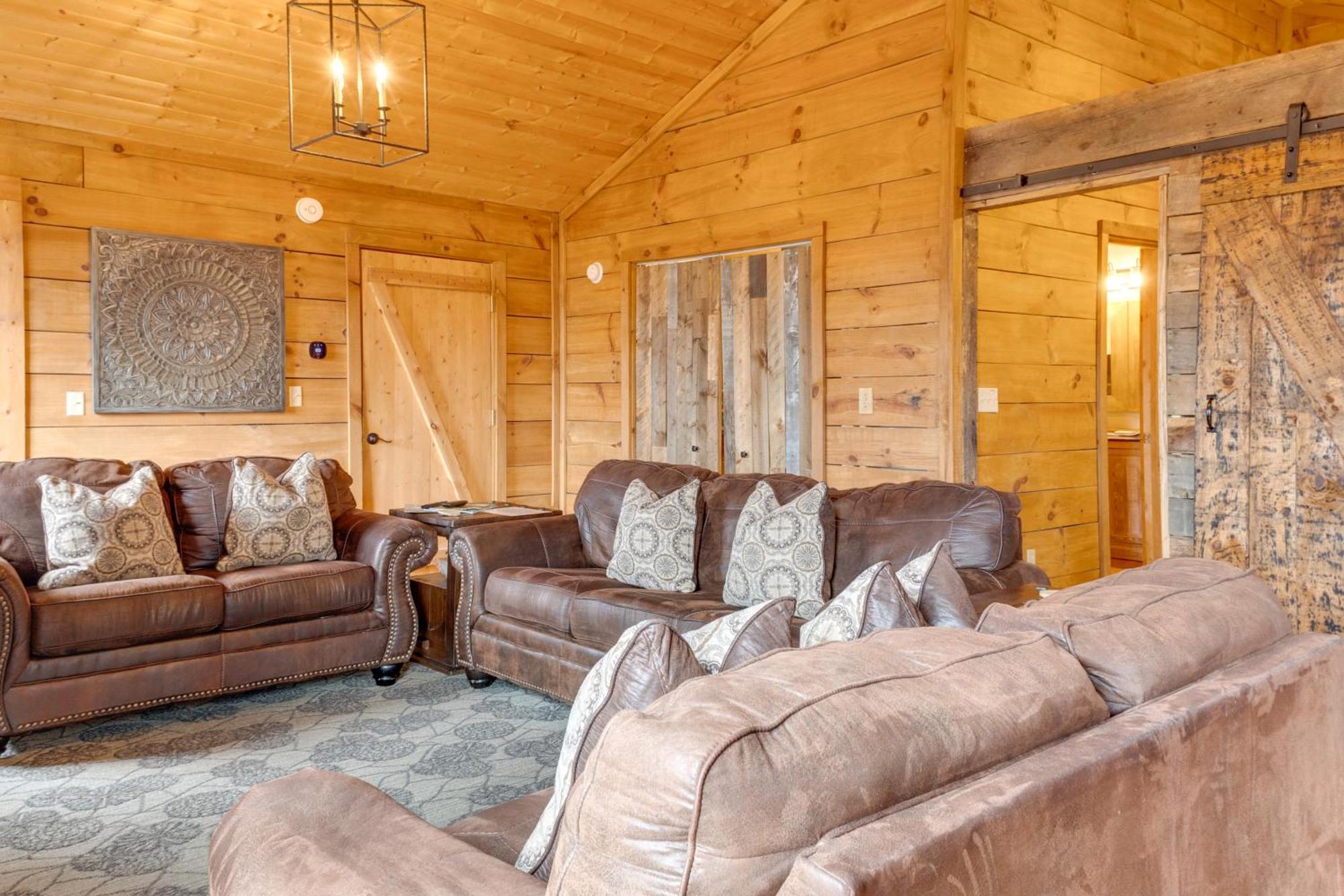 Spacious Gatlinburg Cabin With Hot Tub And Game Room! Esterno foto